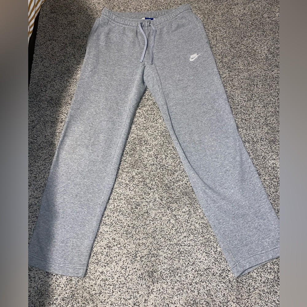 Nike Sweatpants, Size Medium.